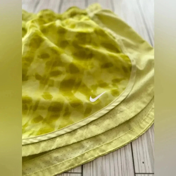 Nike | Dri-Fit Athletic Running Shorts - Size L - Picture 3 of 4